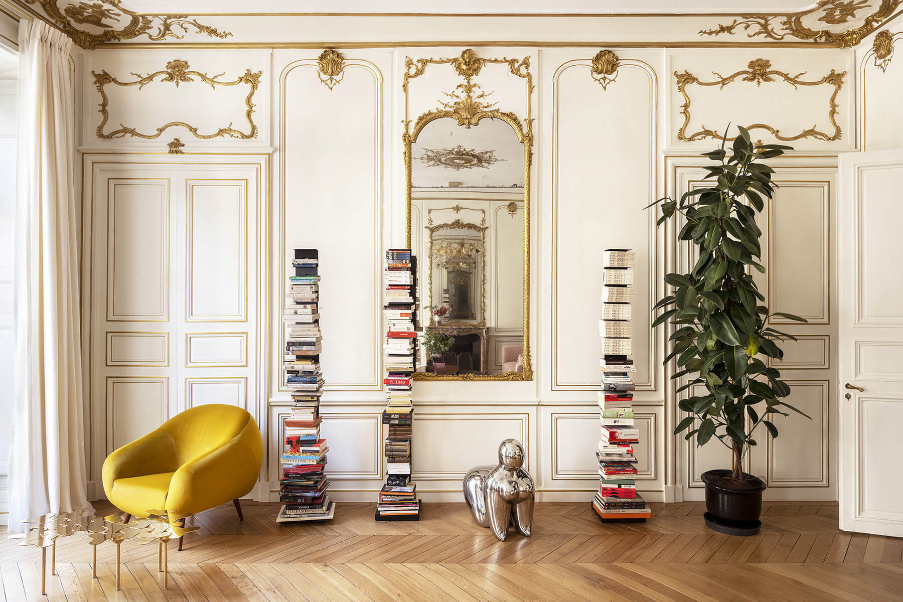 Salon rue de l’Université à Paris par Dora Hart — vue 4